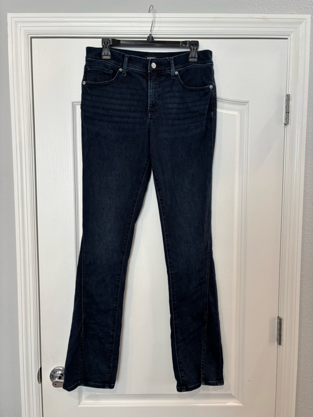 Express Skyscraper Mid-Rise Dk Blue Bootcut/Flare Jeans w/Slit at Ankle, Size 10